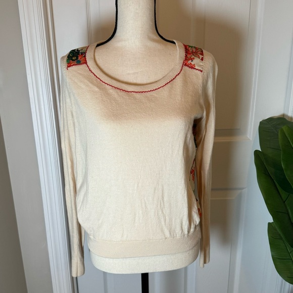 Anthropologie Cream and flower pattern sweater.  NWOT.  Size M. - Picture 2 of 7